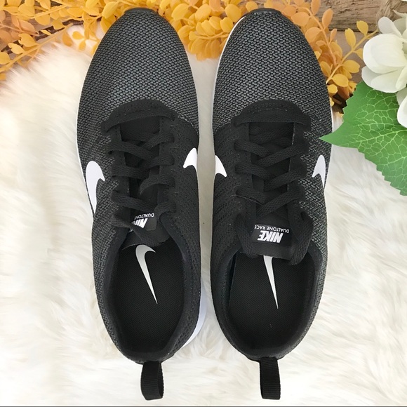 NEW Nike Women’s DualTone Racer - Black/White - Picture 5 of 8